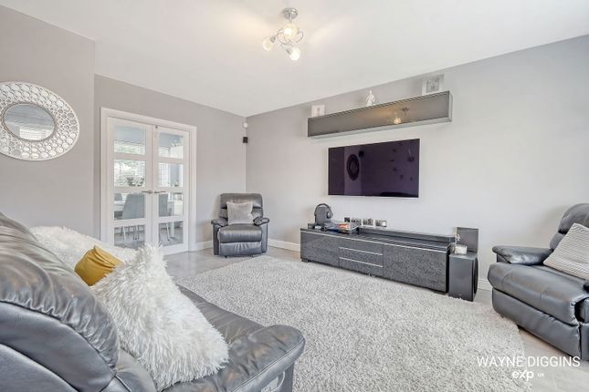 36, Fetherston Road, Stanford-le-hope photo 2
