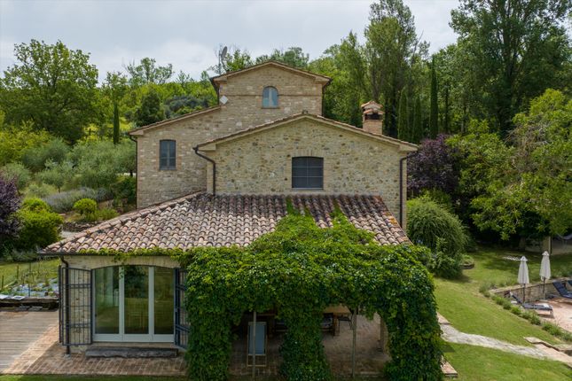 Farmhouse for sale in Montone, Perugia, Italy
