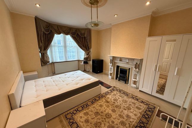 23, Noel Road, Greater London photo 2