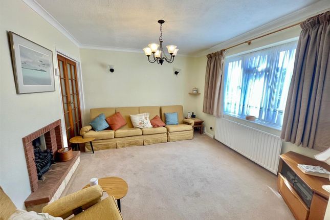 24, Skimpans Close, Welham Green North Mymms Hatfield photo 2