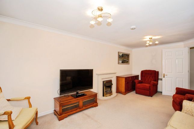 Calverley Court, Kingston Road, Epsom photo 3