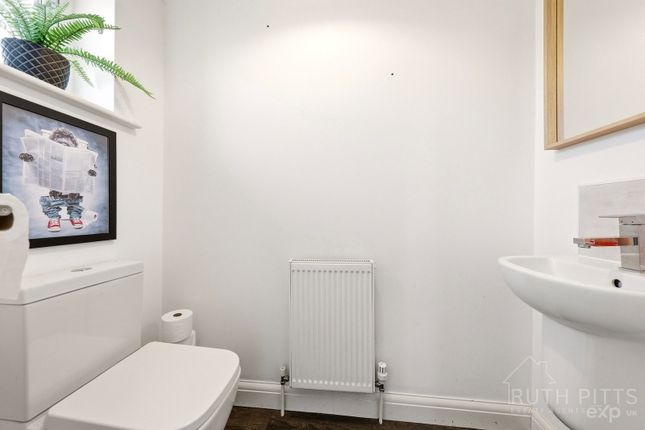 2, Windhill Close, Barnsley, photo 3