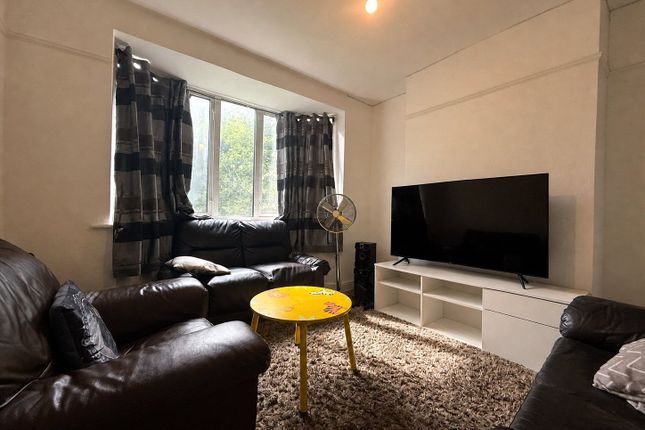 221, Wickham Lane, London photo 3