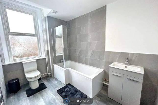 Warton Terrace, Newcastle Upon Tyne photo 4