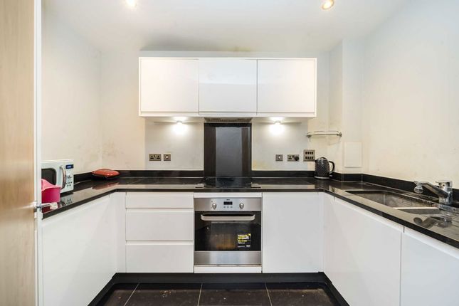 Flat 34, Advertiser Court, 2, Telegraph Avenue, London photo 2
