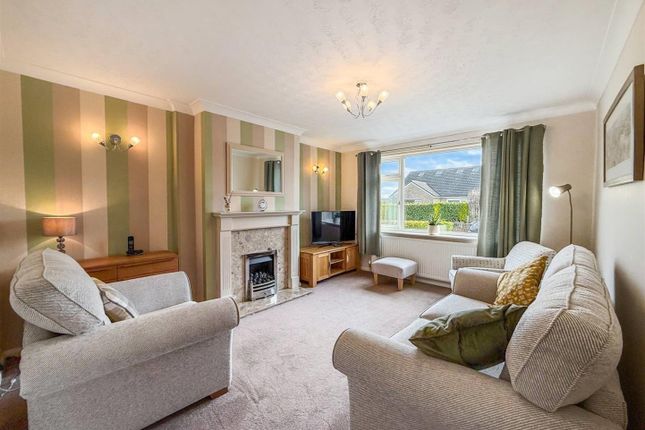 60, Hallsteads, Buxton photo 2