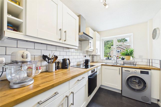 21, Albert Road, Surrey photo 3
