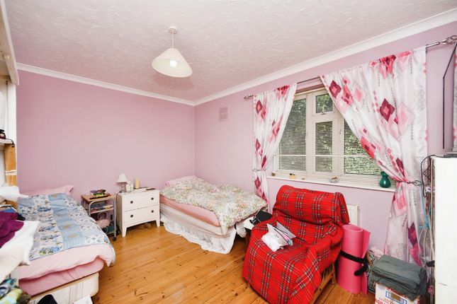 Flat for sale in The Lindens, Canterbury Drive, Brighton