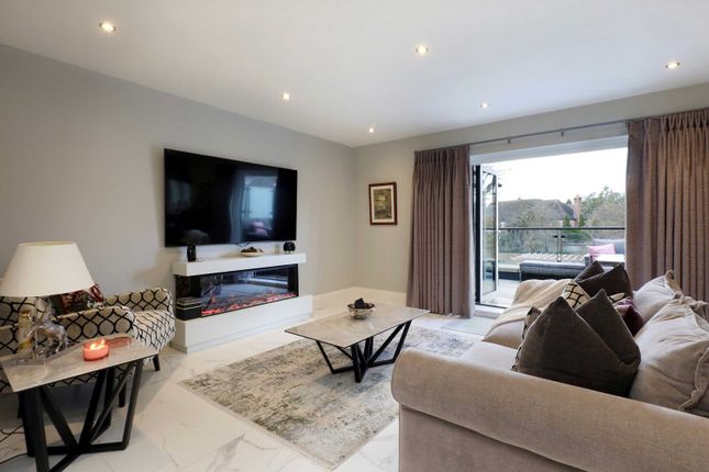 Flat for sale in Amersham Road, Beaconsfield