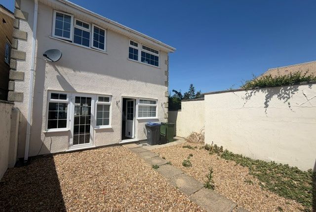 3-bed house on 29, Curzon Close, Wiltshire, £1,400/mo