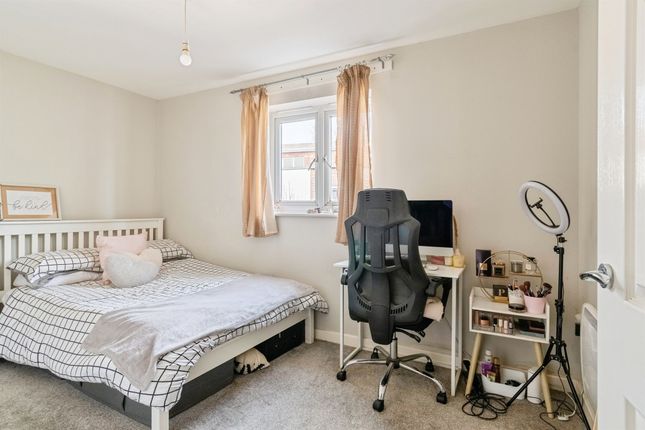 Flat 4, Seagers Court, Audley Road, Chippenham photo 4