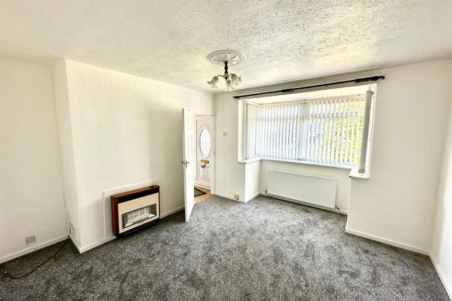 16, Blenmar Close, Manchester photo 3