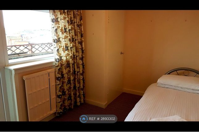 Westfield Court, Edinburgh photo 4