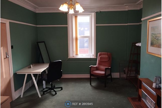 Wingrove Avenue, Newcastle Upon Tyne photo 2