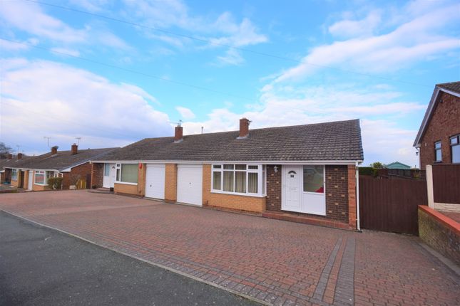 Thumbnail Bungalow to rent in Ffordd Cynan, Wrexham
