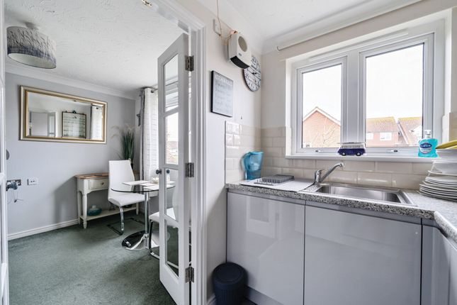 Flat for sale in Buckingham Court, Shrubbs Drive