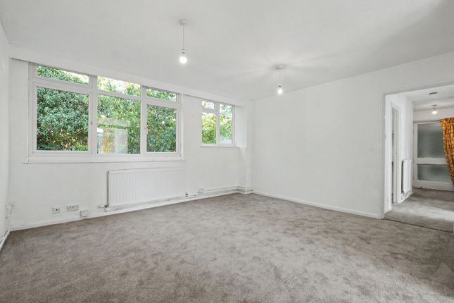 29 Radstone Court, Woking photo 3