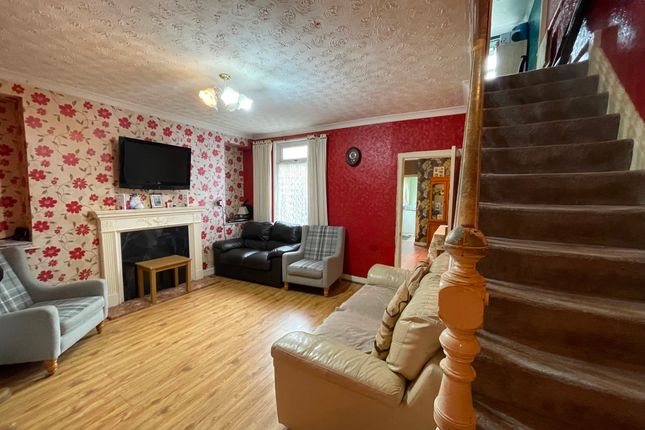 14 Evelyn Road, Neath photo 4