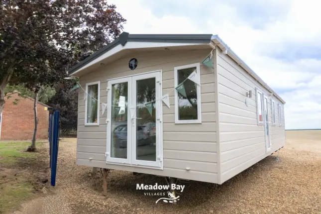 2022 Love Royale Poplar 38x12 2B 37.Jpg