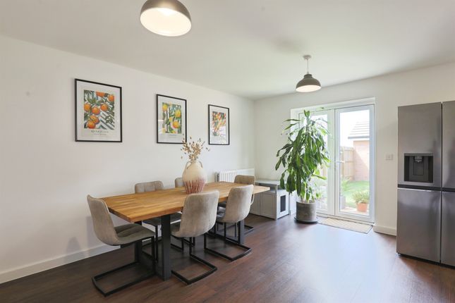 31, Daffodil Drive, Lydney photo 3
