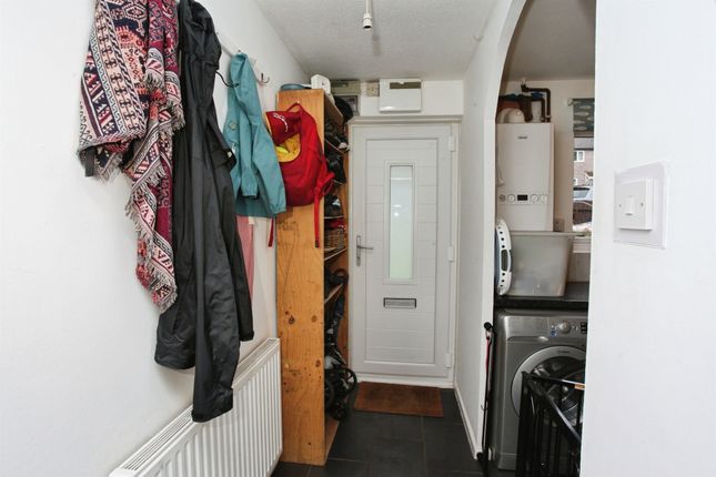 61, Spring Grove, Cwmbran photo 3