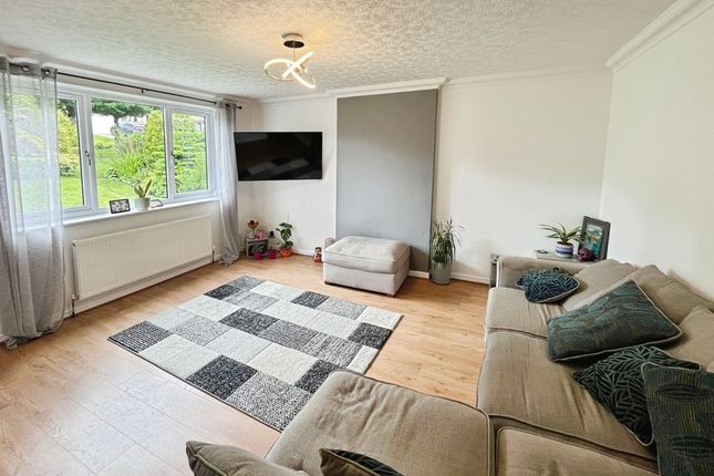 14, Milverton Close, Bolton photo 4