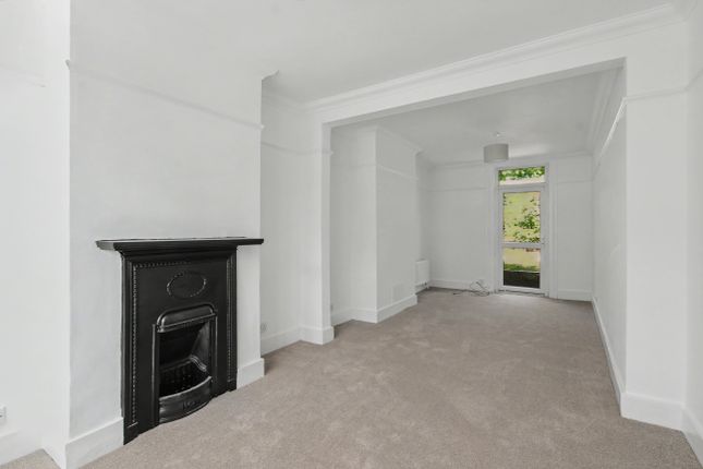 40 Woodman Road, Coulsdon, Surrey photo 2