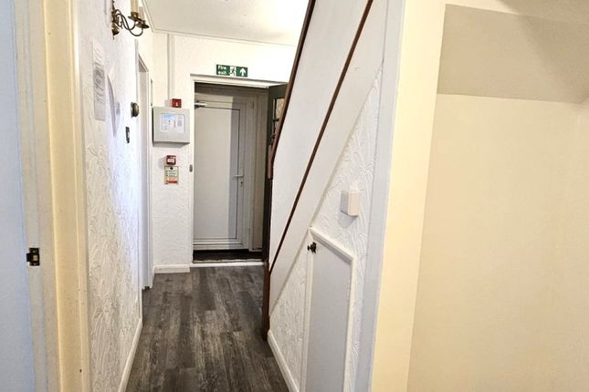 17, Lynegrove Avenue, Ashford photo 3