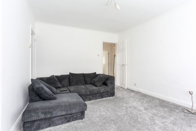 Flat for sale in St David's Close, Iver