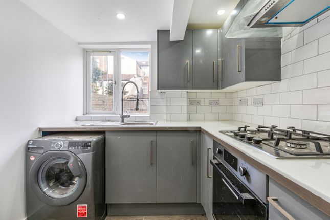 Thumbnail Flat to rent in Hoyle Road, London