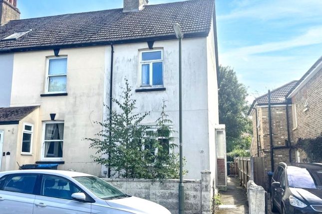 3-bed terraced on 19, Park Road, Caterham, £230,000