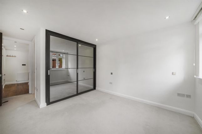 4 Aston Court, Aylestone Avenue, Brondesbury Park photo 3