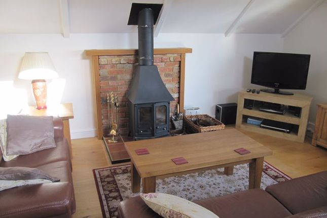 16 Home Wood, Henley Road, Marlow photo 3
