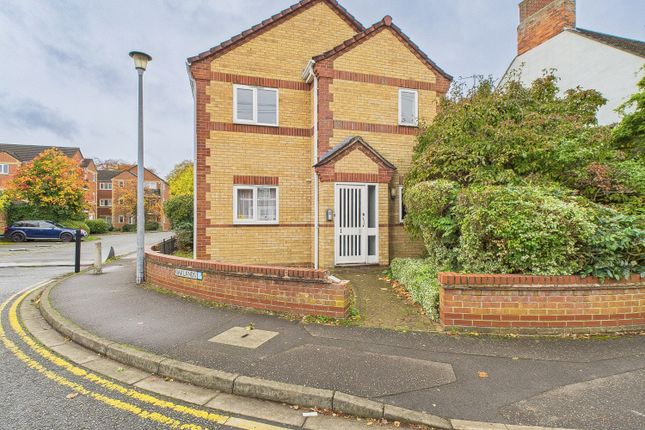 Cam01909G0-Pr0413-Still005