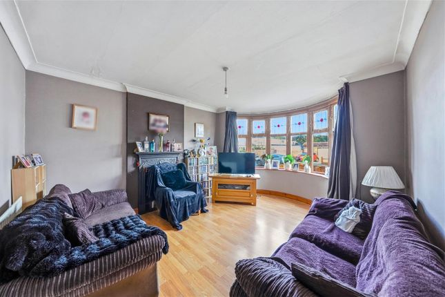 71, Heather Drive, Dartford photo 3