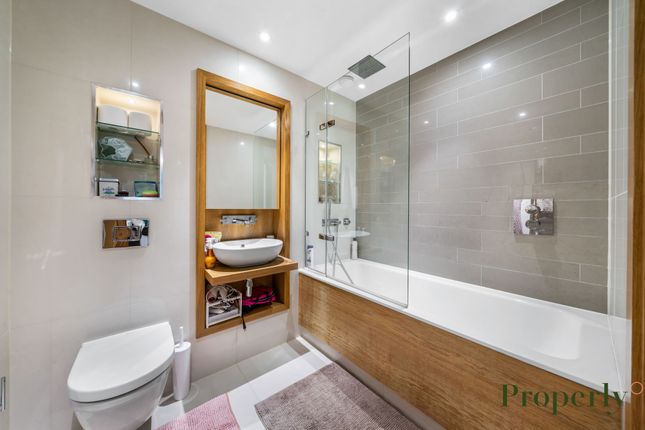 Flat for sale in Horseferry Road, London