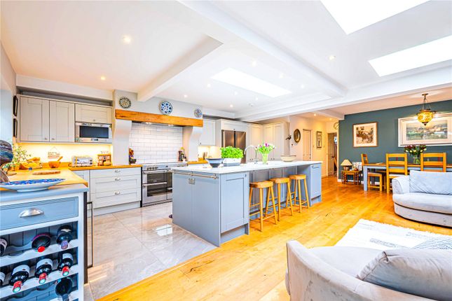 5, Vicarage Gardens, Berkhamsted photo 2