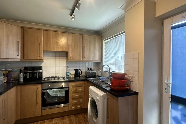 43, Atkinson Street, Peterborough photo 4