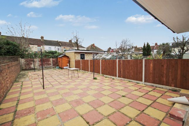 11 Swinderby Road, Wembley photo 2