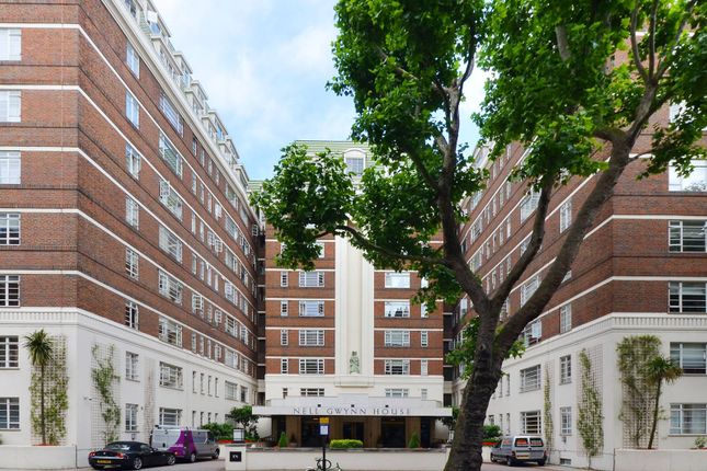 Flat to rent in Sloane Avenue, Chelsea, London