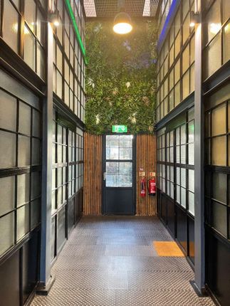 Studio house on Small warehouse to Rent, Wendover Court, Ealing, £1,500/mo