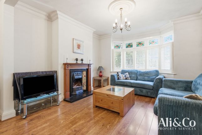 41 Bradleigh Avenue, Grays photo 4