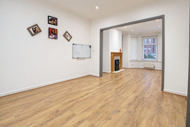 103 Malmesbury Road, Southampton photo 3