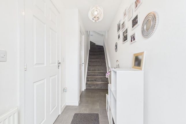 8 Wilson Drive, Carluke photo 2
