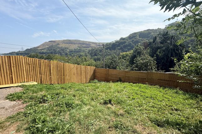 2 Lees Cottages, Abergavenny photo 2