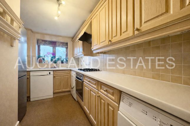 6, Weston Close, Potters Bar photo 3
