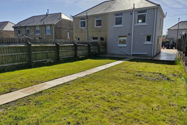 50 Rhyd-y-Cae, Ebbw Vale photo 4
