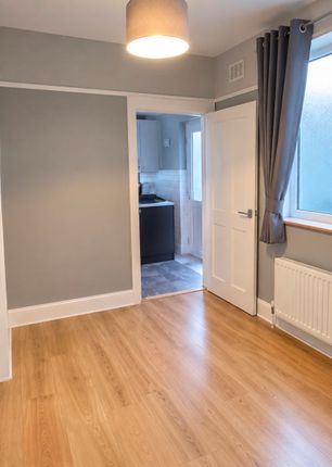 10 Mostyn Avenue, Liverpool photo 3
