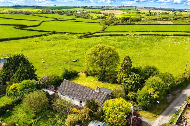 3-bed bungalow on Inglenook,, High Bickington, Devon, £250,000