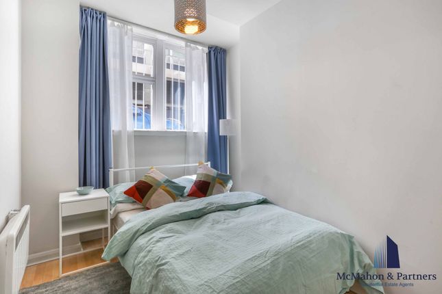 Flat to rent in Metro Central Heights, 119 Newington Causeway, London